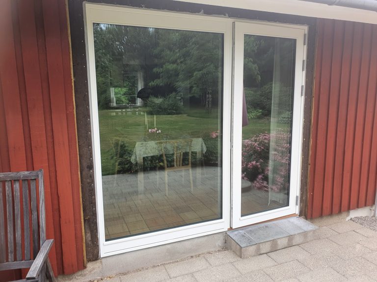 Døre og vinduer monteret af Bøgeholdt Montage