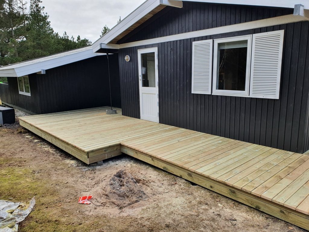 Gulve og lofter lagt af Bøgeholdt Montage